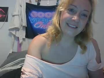 pinkwhitney618