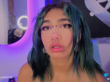 zoelight18